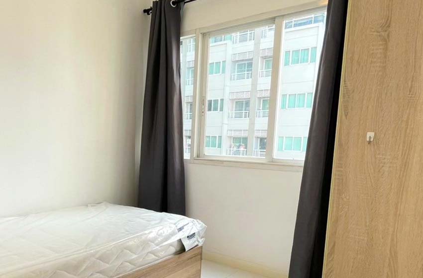 Condominium in Srinakarin 